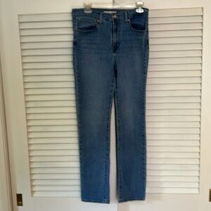 Levi’s 724 High Rise Slim Fit Straight Leg Jeans. W30 L32